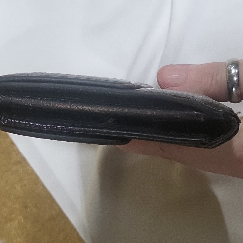 Louis Vuitton Epi Wallet  Tri Fold  (Black) - Picture 11 of 14